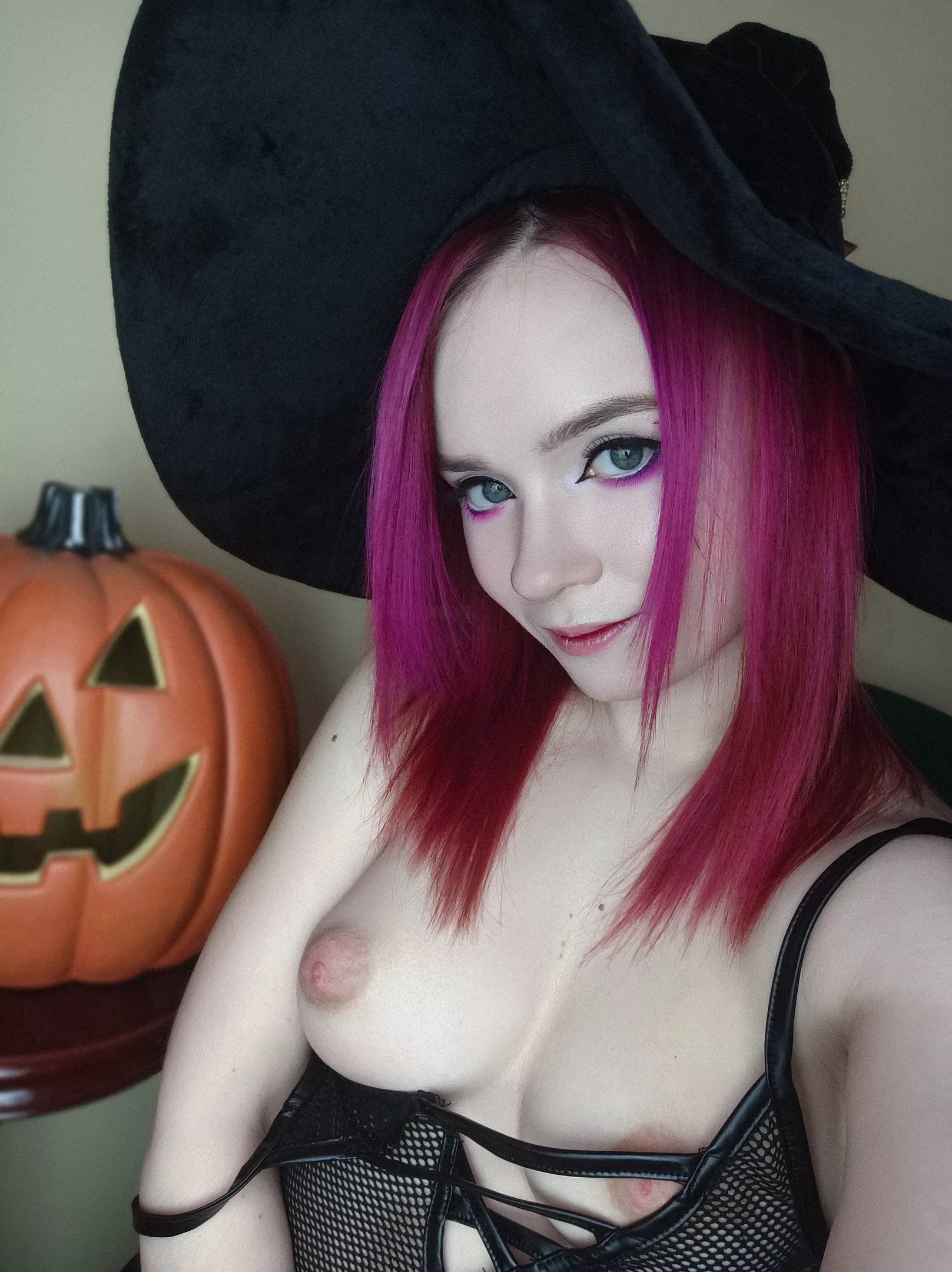 The little witch is flirting 🖤