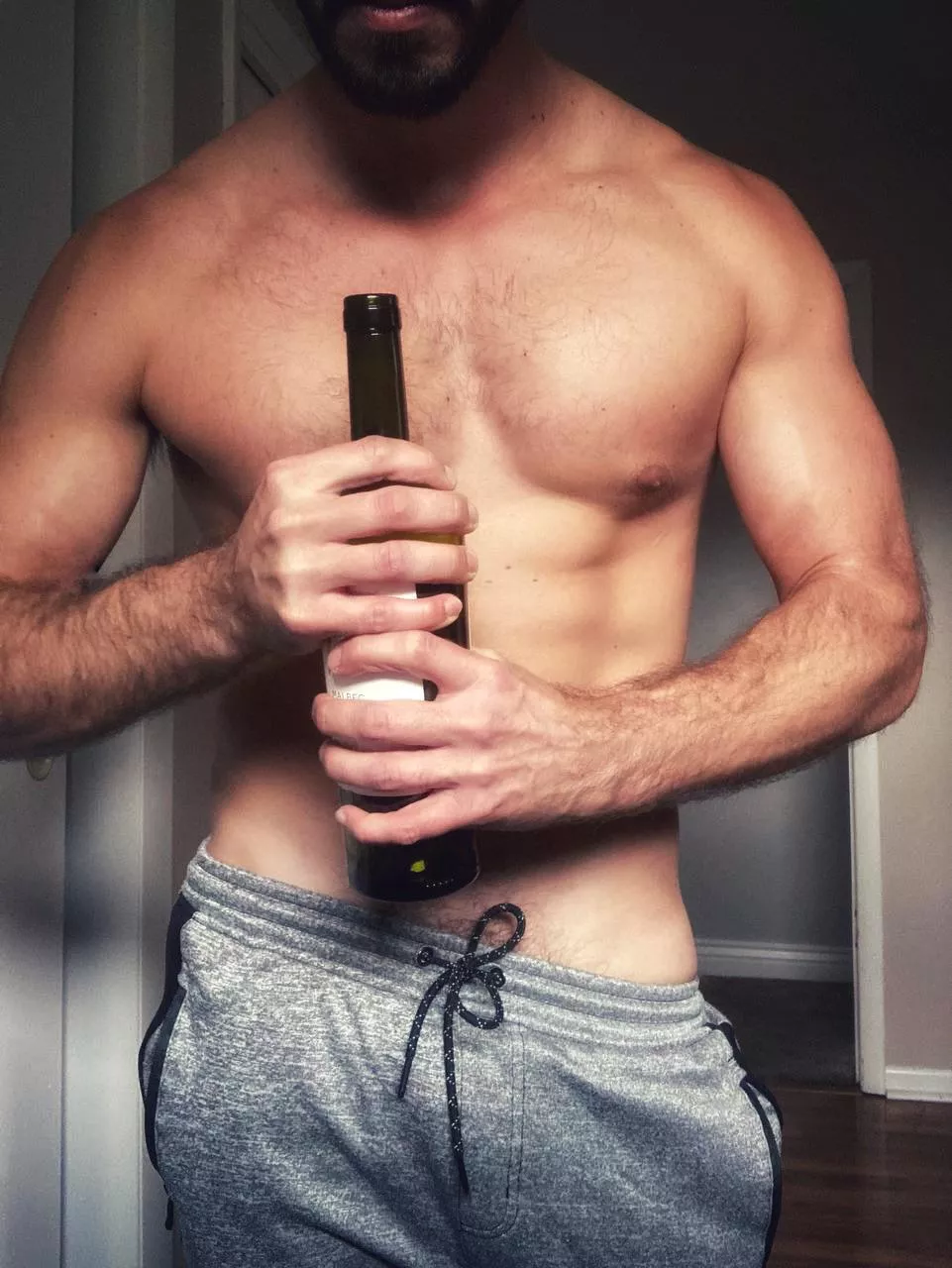 The weekend is finally here. Care to share? 🍷🥂