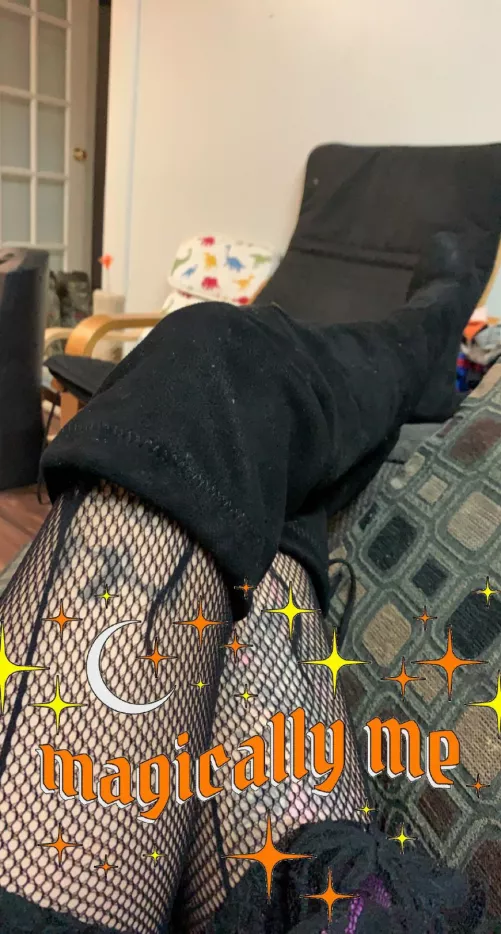 These are honestly my favourite boots they still fit with losing weight but my feet are still a bit big but uhhh the ways I feel in them still 😍 #momlife #firsthalloweenpartyinyearsthatigottodressup