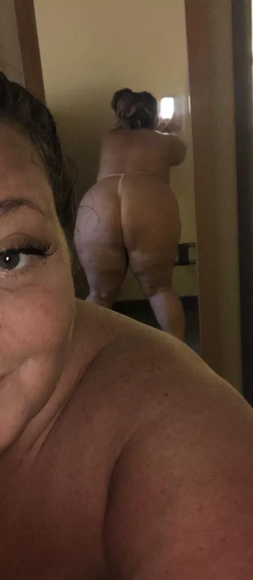 They say I have a 20:1 boobs to ass pic ratio. I love my boobs that much more! 💜💋