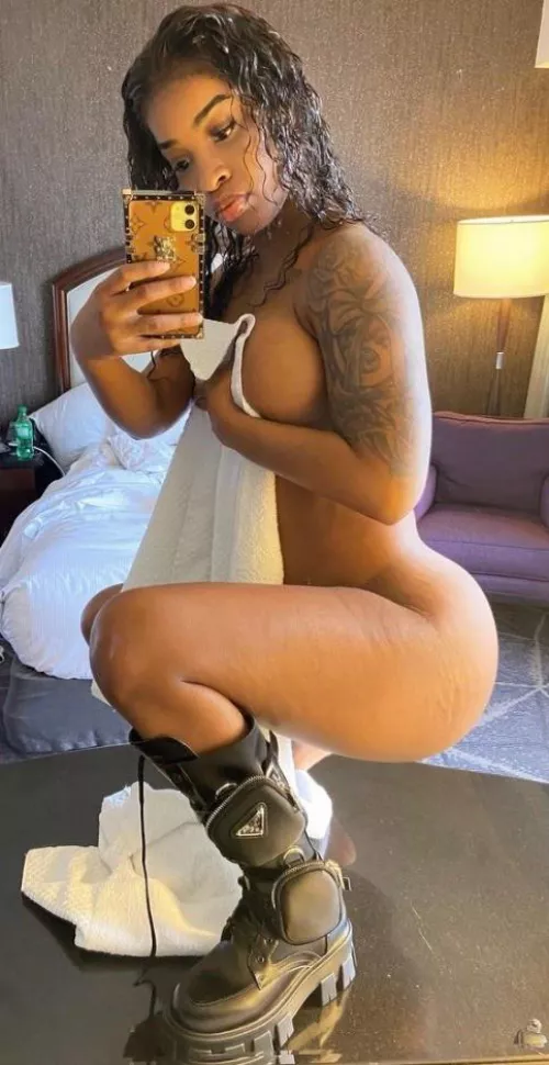 Thicc 🍑 ..side view