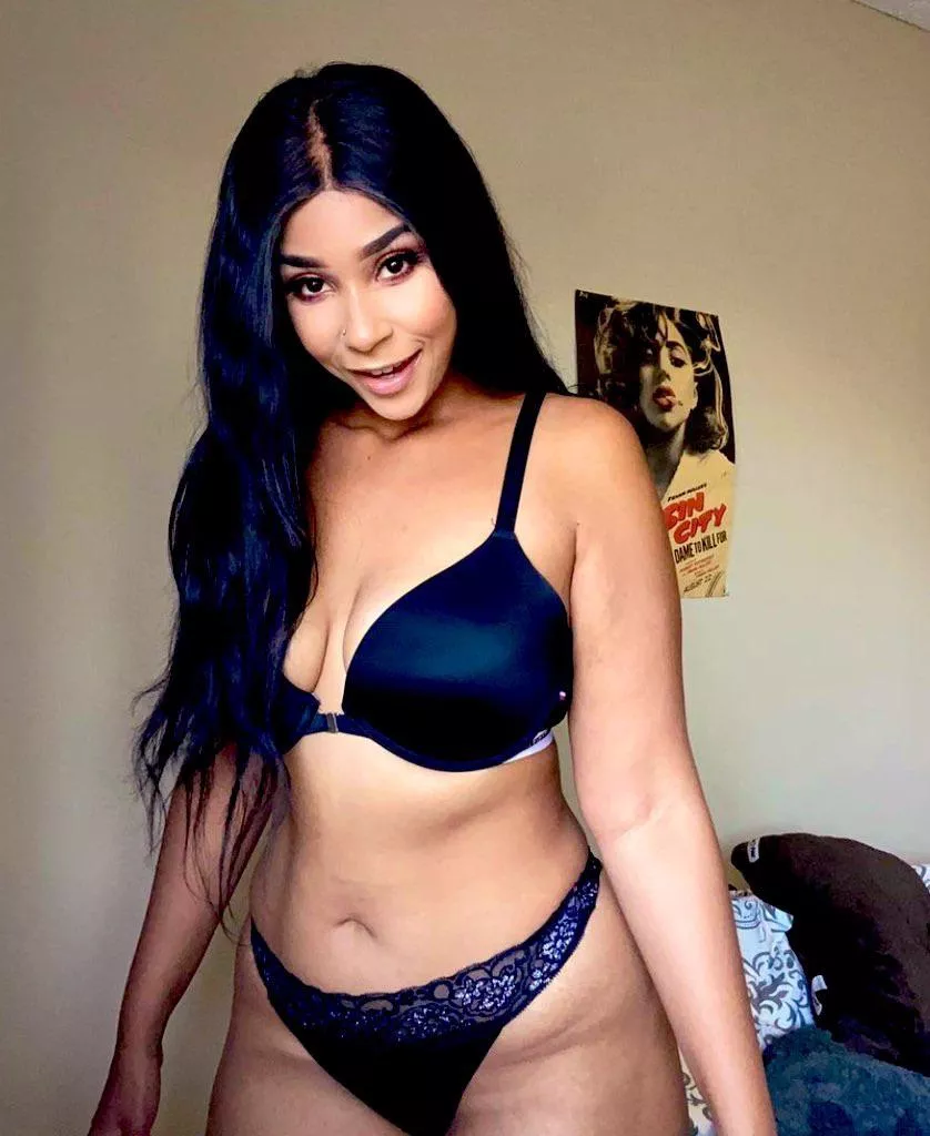 thick mixed lightskin ebony 🍭 sub for free and slide in my dms for a good time