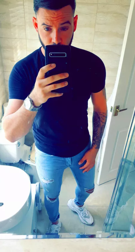 Thinking of starting up a twitch account... who would watch? 😉