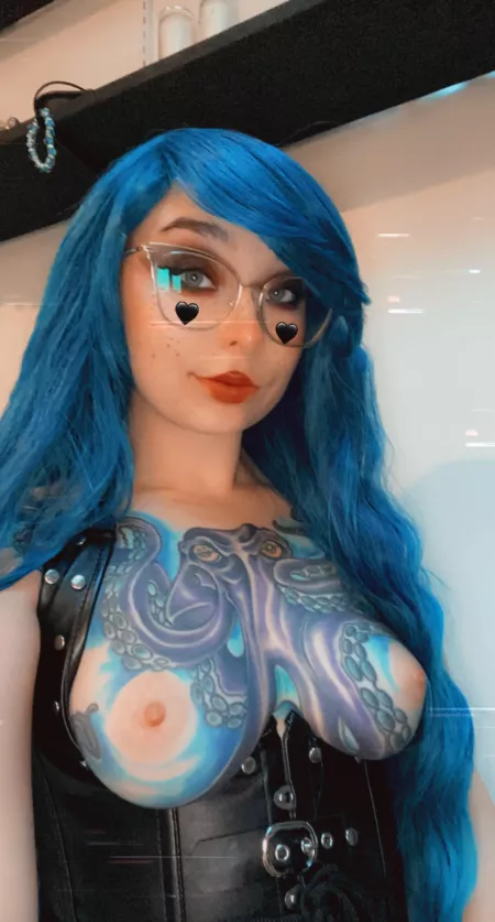 This corset makes my cleavage look 👌