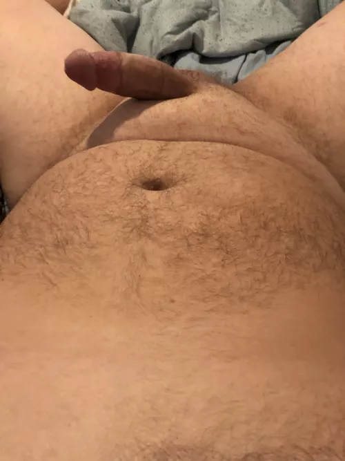 This daddy needs to nut. Anyone wanna play on kik or snap?