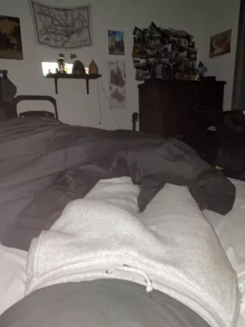 this is why i can’t wear sweatpants