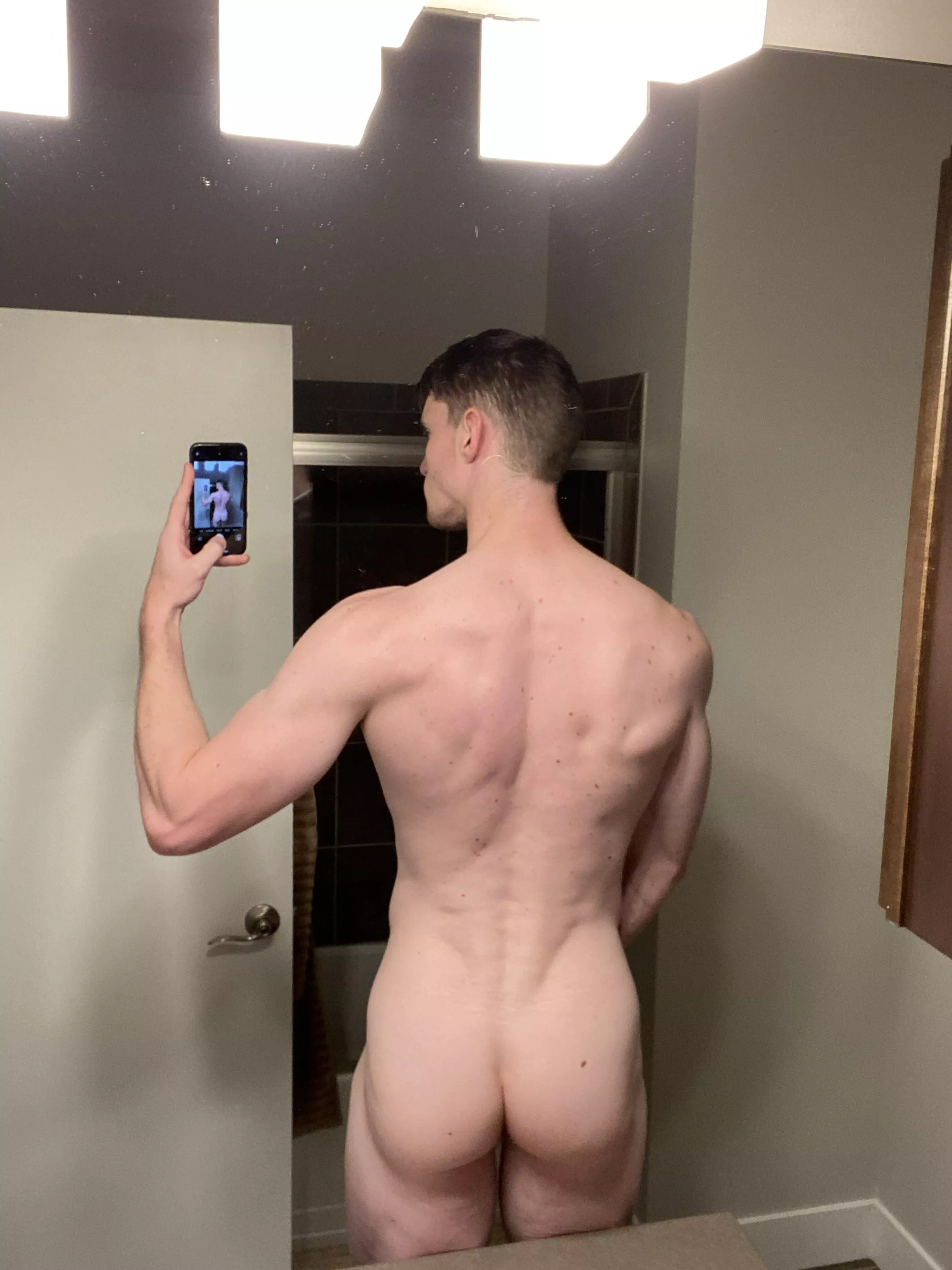 Thought I’d add a lil cake to the Thanksgiving diet