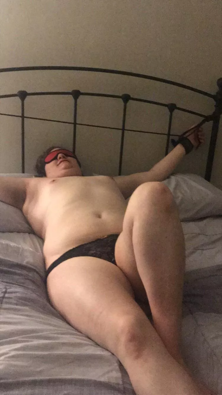Tied and ready for some tickles… and this girl is ticklish EVERYWHERE. 🥵😍 I’m just glad my boyfriend is accepting of my kink and is willing to do shit like this! Picture was taken by him, at my request. And that does mean that I’ve already be Tied and ready for some tickles… and this girl is ticklish EVERYWHERE. 🥵😍 I’m just glad my boyfriend is accepting of my kink and is willing to do shit like this! Picture was taken by him, at my request. And that does mean that I’ve already be