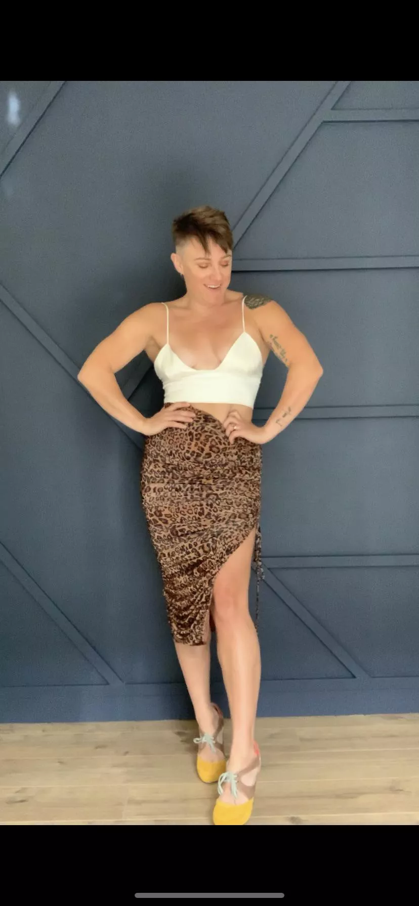 Tight *skirt Tight *skirt