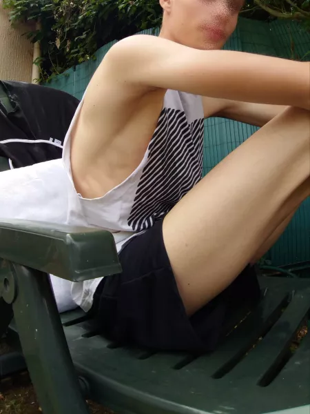 Today, I undiscovered a series of (quick 😅) photos from when I was 18 (like 2 years back) so can now share them ! ☀️