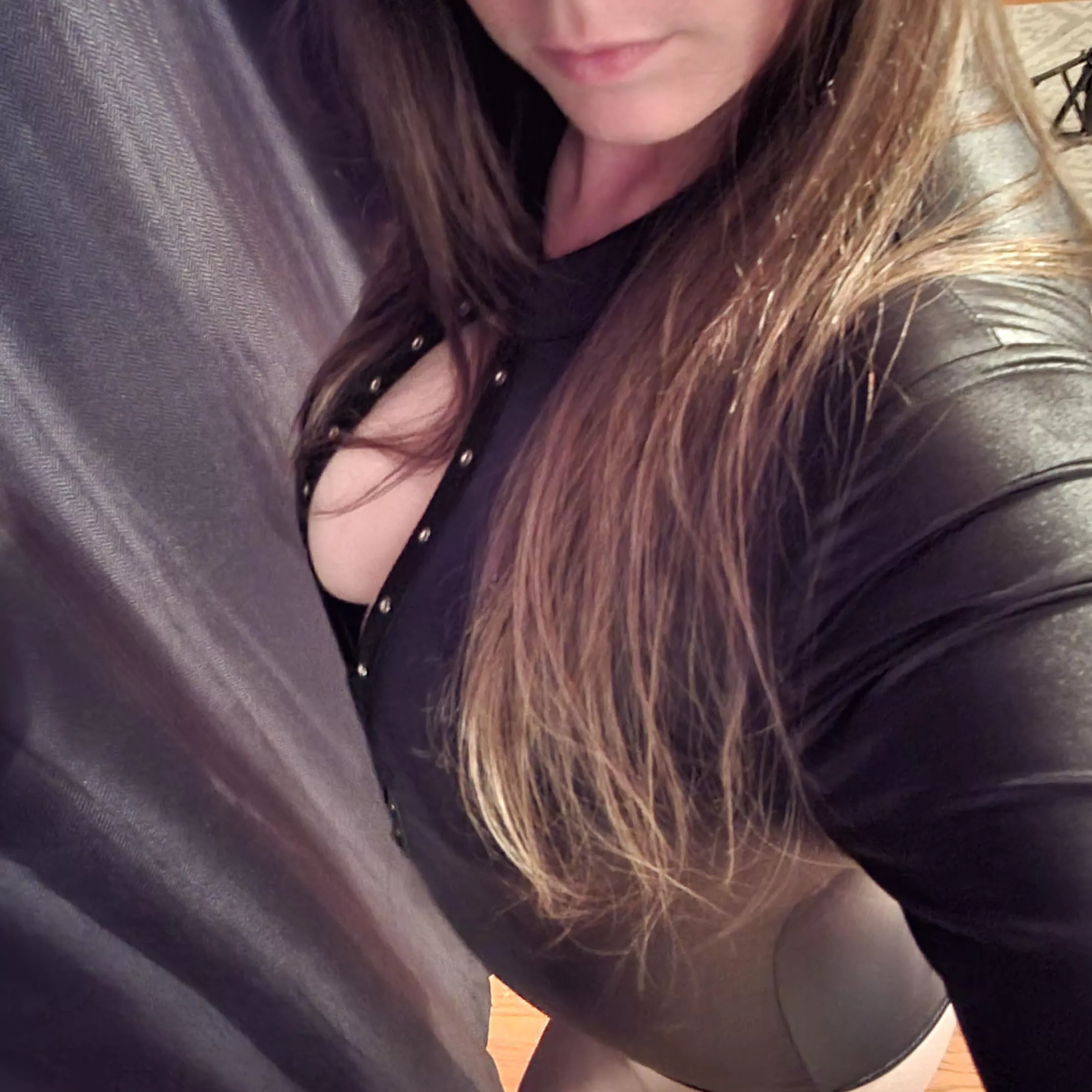 (Top 17%) 33yo MILF: 34D, brunette, average build, wide ass, shaved pussy, curvy legs and small feet. Nude pictures/videos, Masturbation, dildo, anal play, Solo play, Sex simulations, Sex Videos, Blowjobs, JOI and stripping. Chat and tributes included ra (Top 17%) 33yo MILF: 34D, brunette, average build, wide ass, shaved pussy, curvy legs and small feet. Nude pictures/videos, Masturbation, dildo, anal play, Solo play, Sex simulations, Sex Videos, Blowjobs, JOI and stripping. Chat and tributes included ra