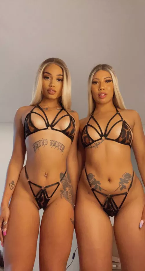 😈😈Two Naughty😈😈 Australian sisters😈 Only $9.99 to subscribe 💜Cum say hi and show me your cock 😈I also have a 30-day free trial for you (link in comments)