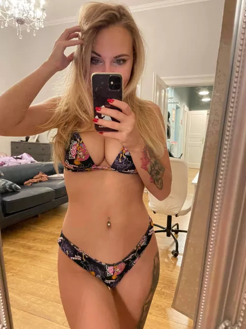 Uhhh, I miss the summer so so much😔 The sun kissed me already, You would do the same?🤭☺️