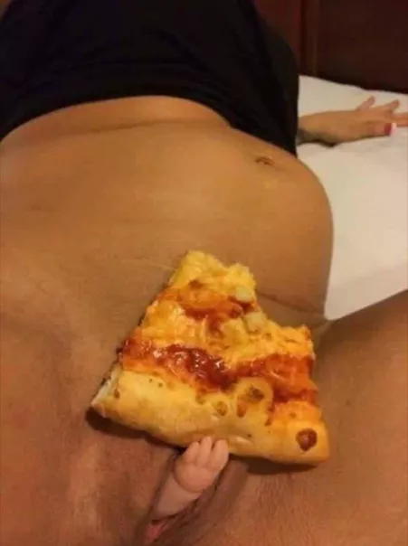 Unborn baby wants pizza
