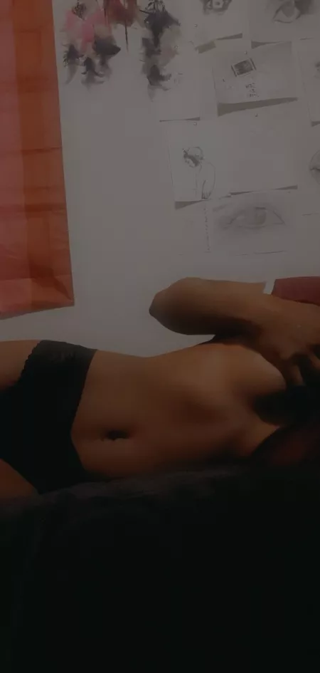 Underboob with a side of tummy