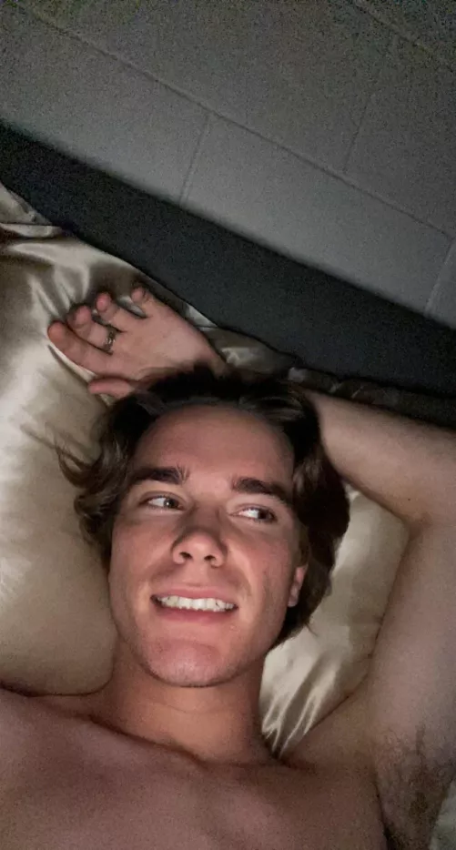 [UPDATE] First date was absolutely amazing! 🌈 We’re going on a picnic by the beach for our second date today ☀️