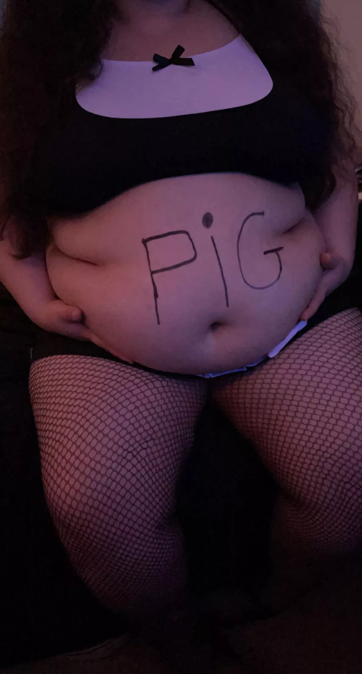 Updated weight: feeder farmer has gotten me to a solid 321 🤤😍🐷