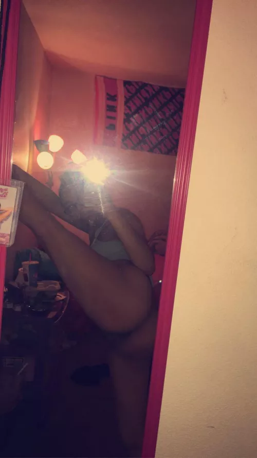 upvote for a surprise nude , subscribe for a free sex tape 🤤