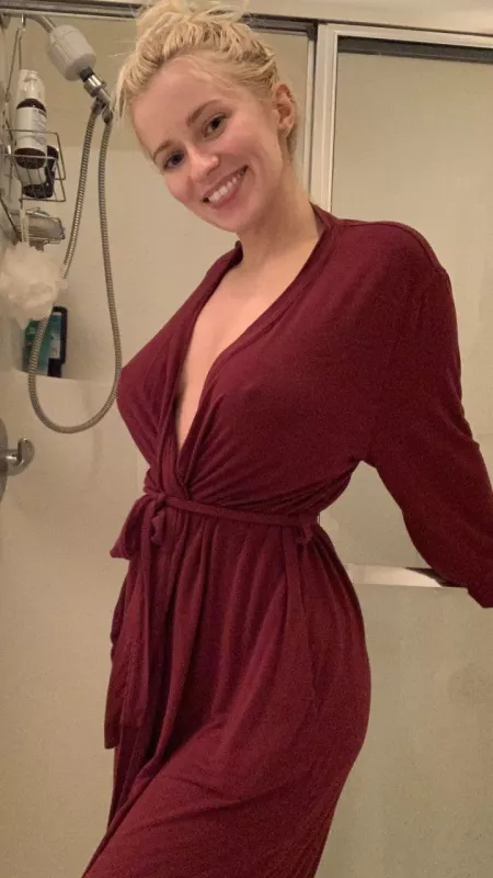 Upvote if I make you horny😜