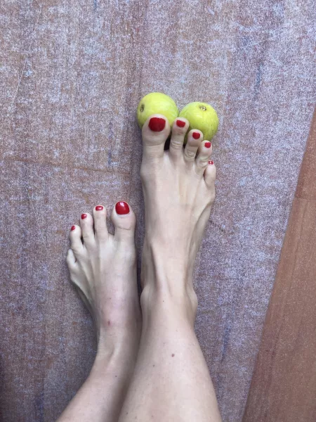 Upvote if you want your balls under my pretty feet...? 😌🦶