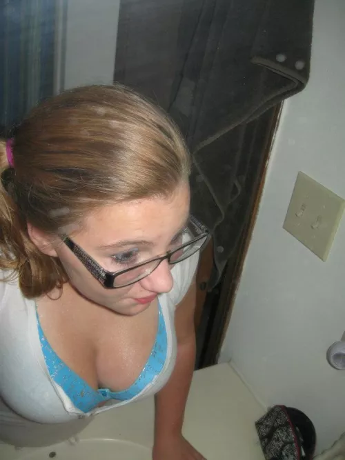 Very nice cleavage!!! Very nice cleavage!!!