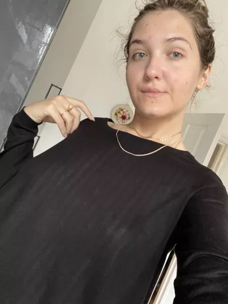 Very subtle braless for the office 😇 Very subtle braless for the office 😇