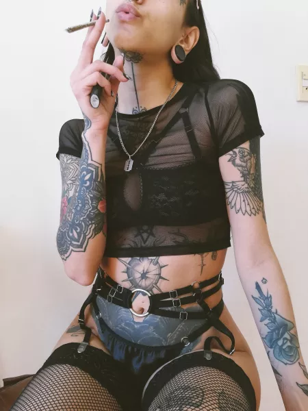 wake & bake with me? 👼🏻