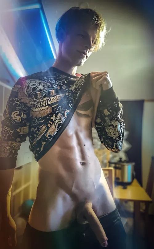 Wanna be next in line? Just leave an upvote and remove your underwear