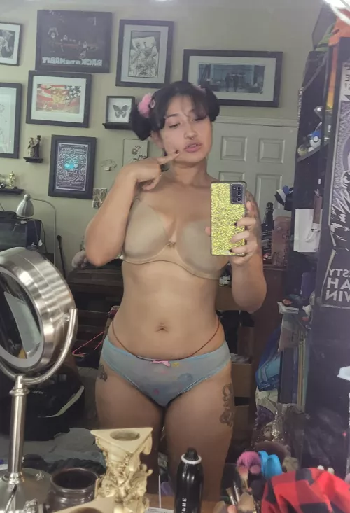 Wanna come over and play pokemon with me 🥺 (f31)