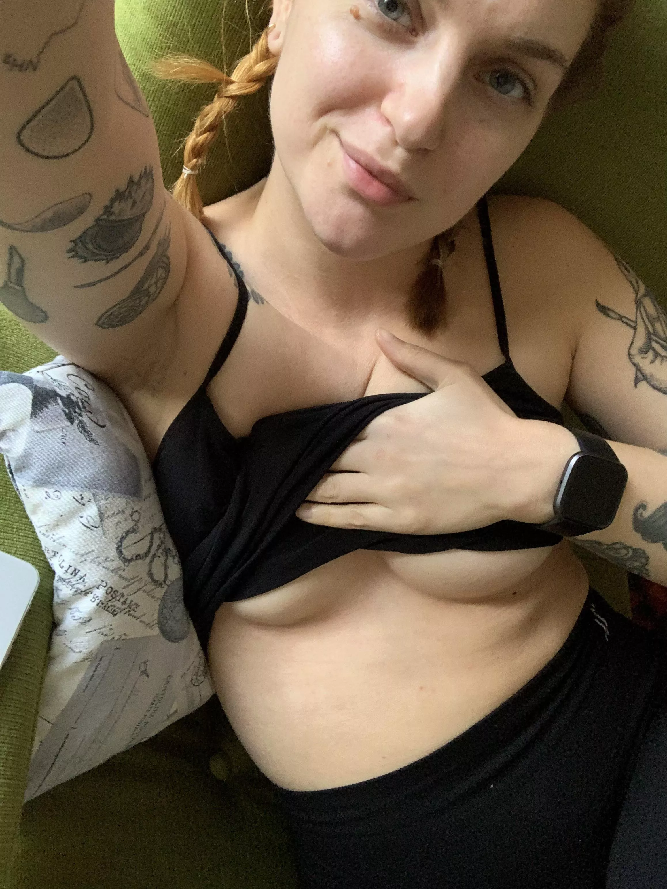 Wanna get teased? floratheartist 👻