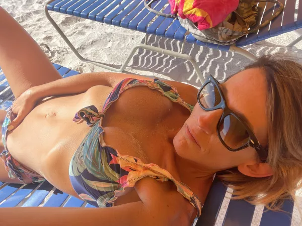 Wanna watch me cum for you? I’m so Horny I couldn’t wait to go back to the hotel room. 💋$9.99, no paywall