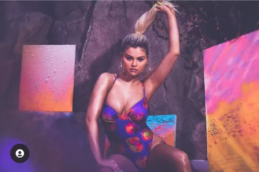 want to feel up Selena's ass and grope her tits 🙈