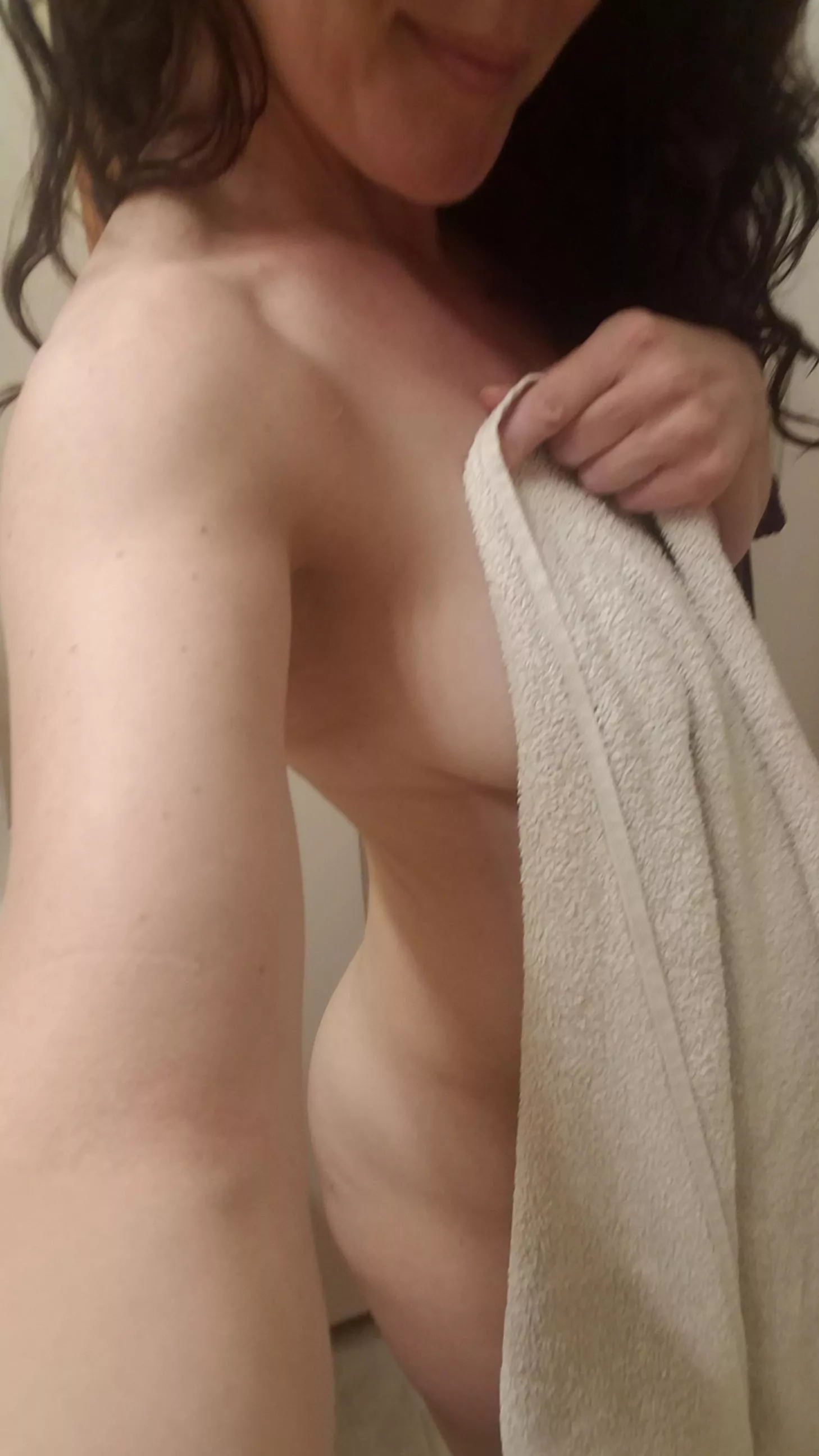 Want to give your hot teacher a quickie in the shower before school?