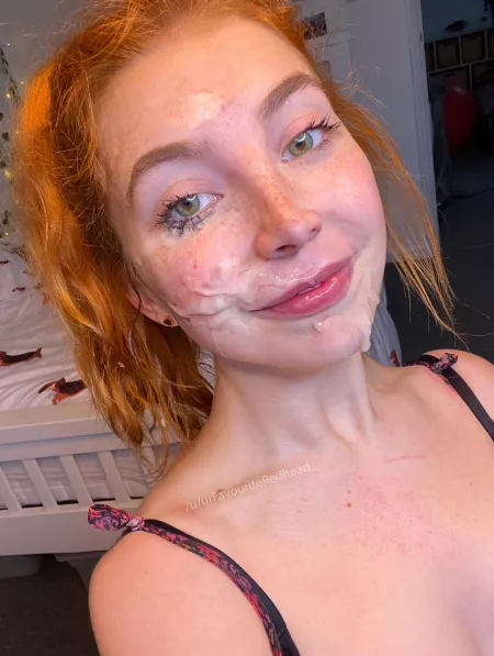 Want to spent the weekend cumming on my face? 🥰
