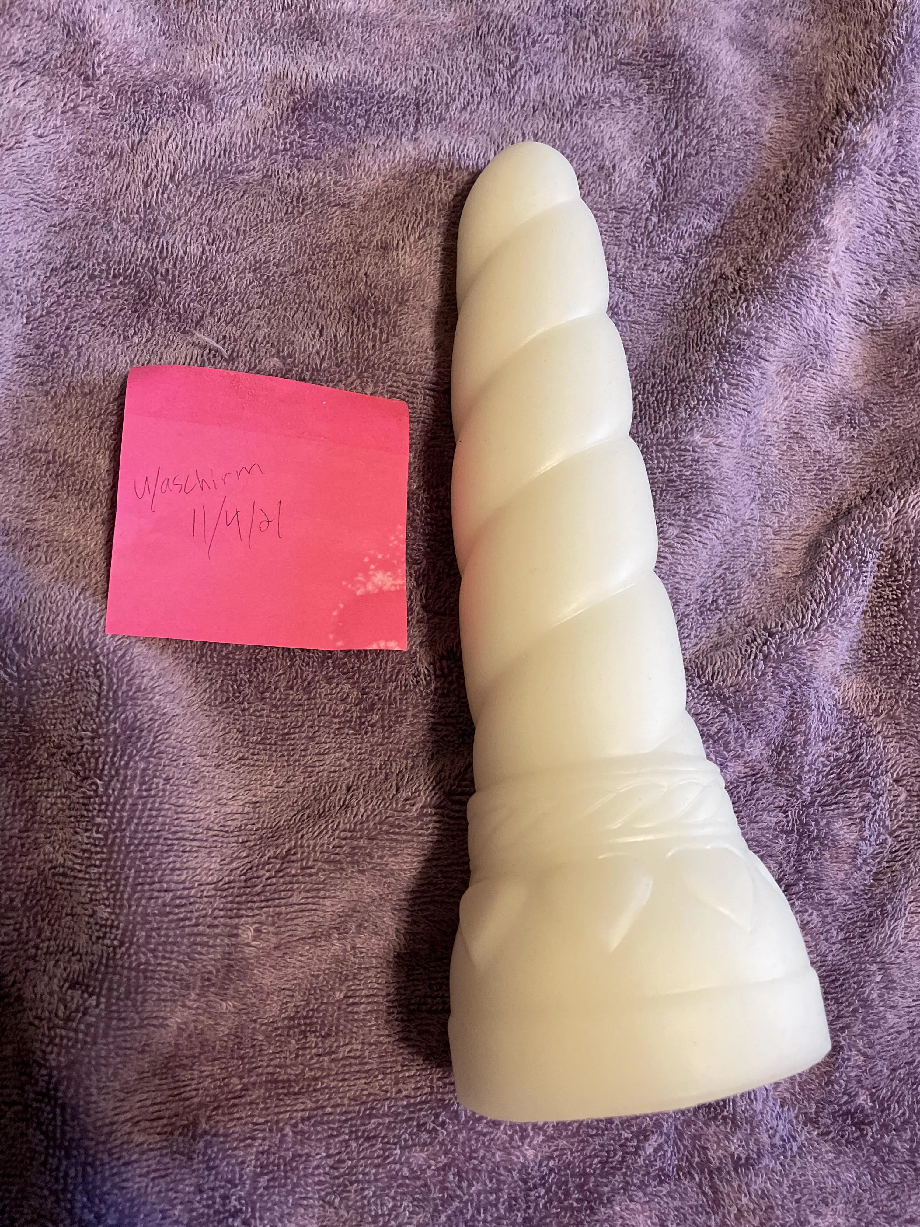 Want to trade my Med/soft gitd mystic. I am looking for Medium toys: crackers, habu or Small toys: stan. Or flurb toys. I cannot make an album as i am home with family but i will make one tonight. Want to trade my Med/soft gitd mystic. I am looking for Medium toys: crackers, habu or Small toys: stan. Or flurb toys. I cannot make an album as i am home with family but i will make one tonight.