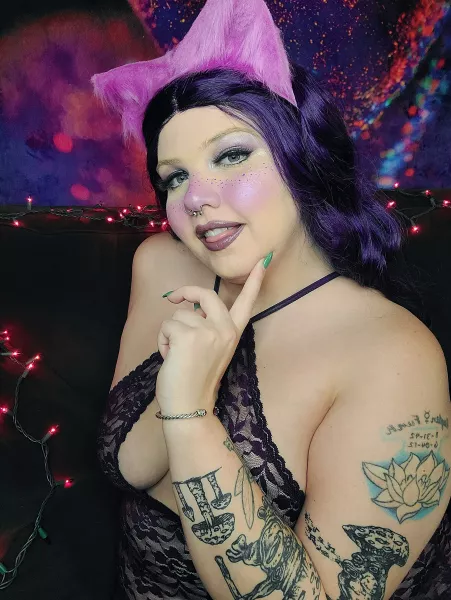 Was told I should post more makeup photos here. I love making all my shoots color-themed! This is purple madness ♡