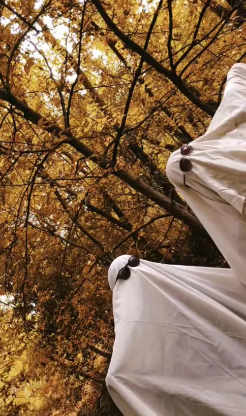 We went out an did a ghost shoot hehe 👻👻👻 BOOO!