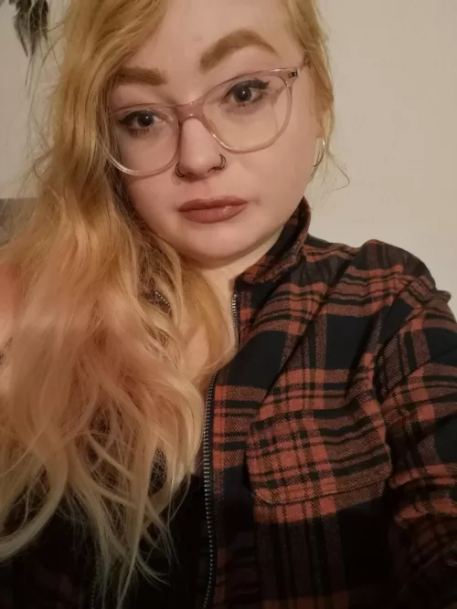 Wearing daddies jumper coz it's safe and smells like him ☺️