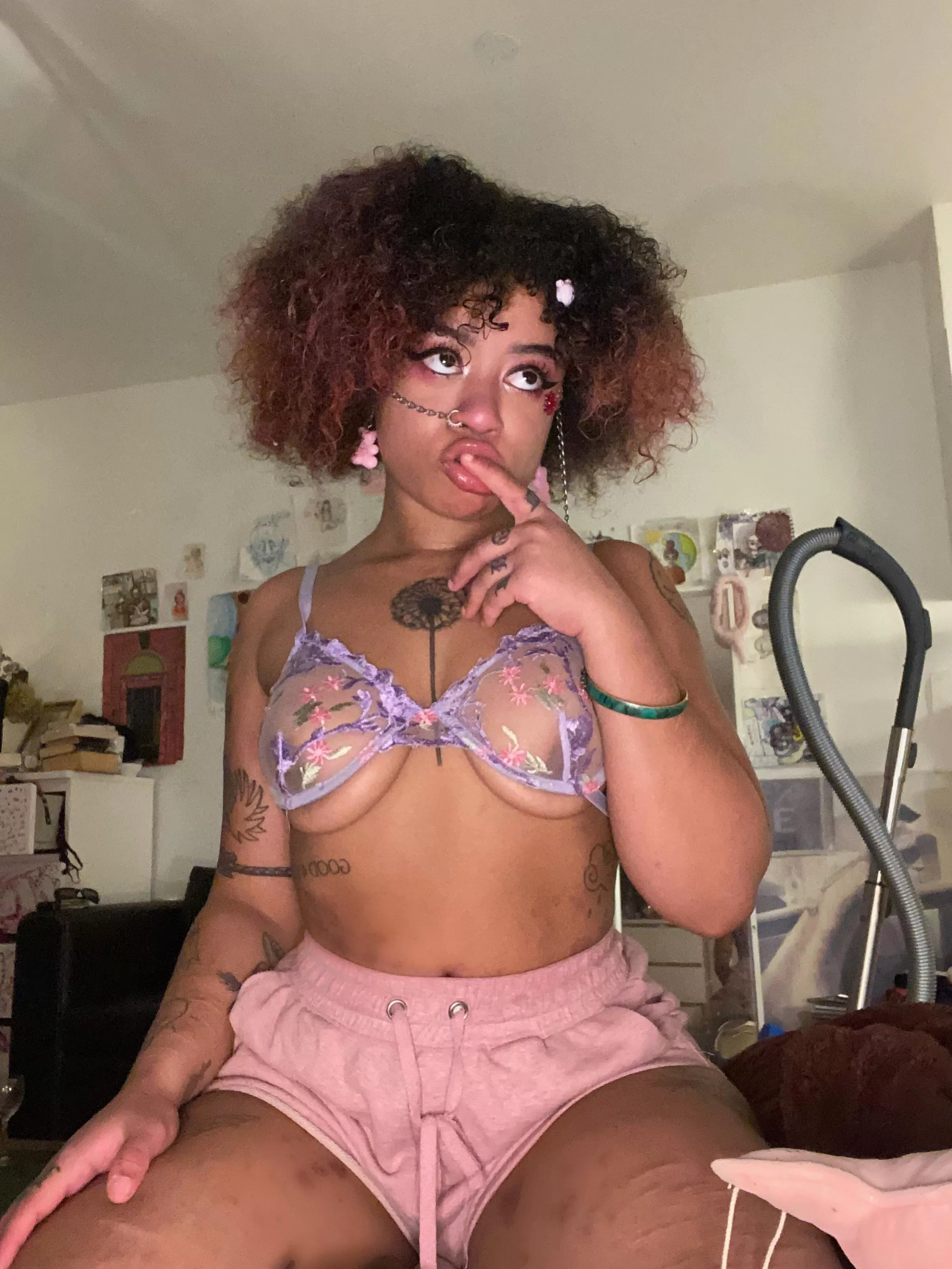 What do u think I’m daydreaming about?