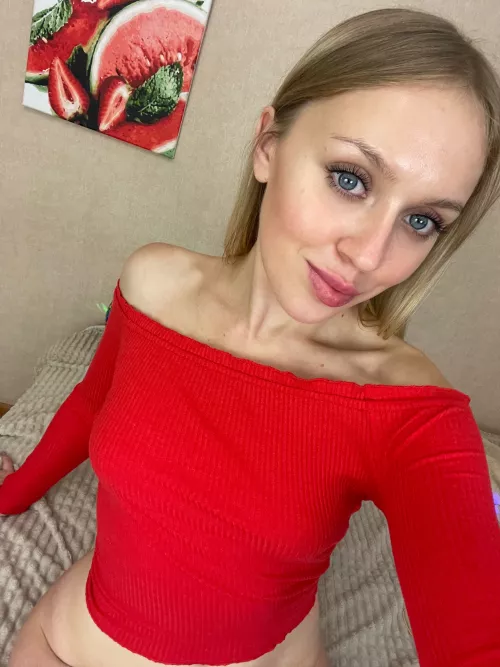 What do you think of my shirt, I think this color suits me