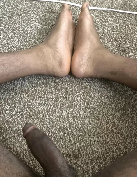 What would go in your mouth first?🤔 My 🍆 or 🦶🏾?