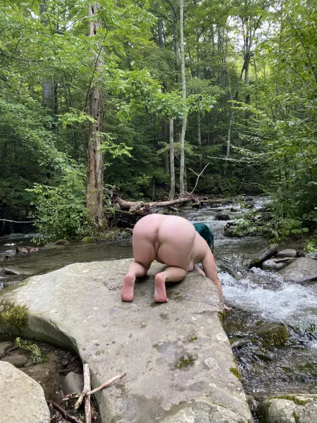 What would you do if you saw me like this while out for a hike? (F)