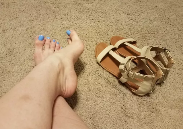 Where do you want to cum? On my toes or in my sandals?