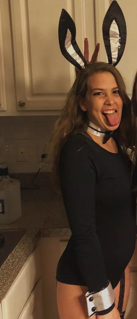 Who can jerk trib my crush Kik is in my bio lets goon