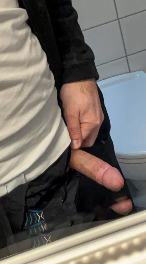 Who wants to be my workmate and suck my dick on toilet at work?😛