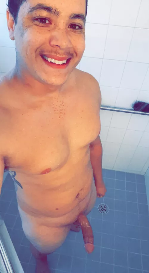 Who wants to come clean me off? Do you like when I send you nudes 😈
