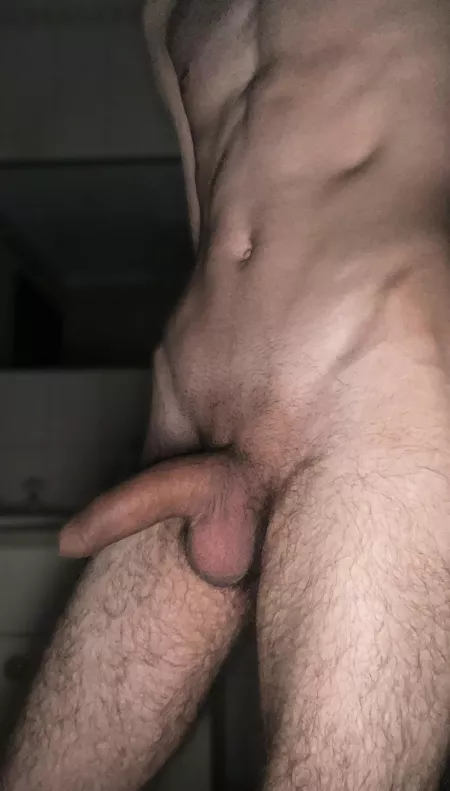 Who wants to get it hard 😏