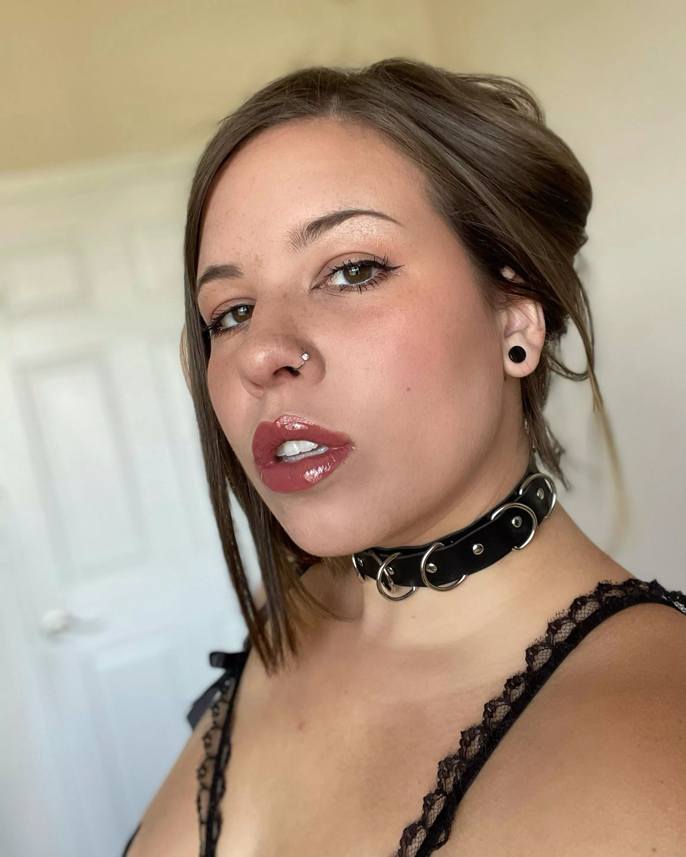 Who wants to punish this kinky collared slave? 😋🖤 [F]