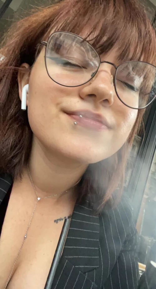 who wants to smoke with me? f18 who wants to smoke with me? f18