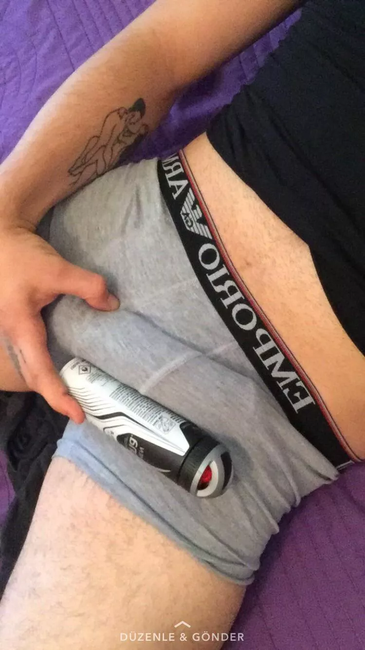 Who wants to taste the sour cream flowing from my groin? 💦